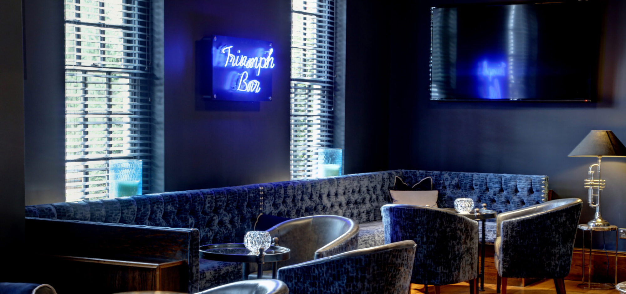 Triumph bar